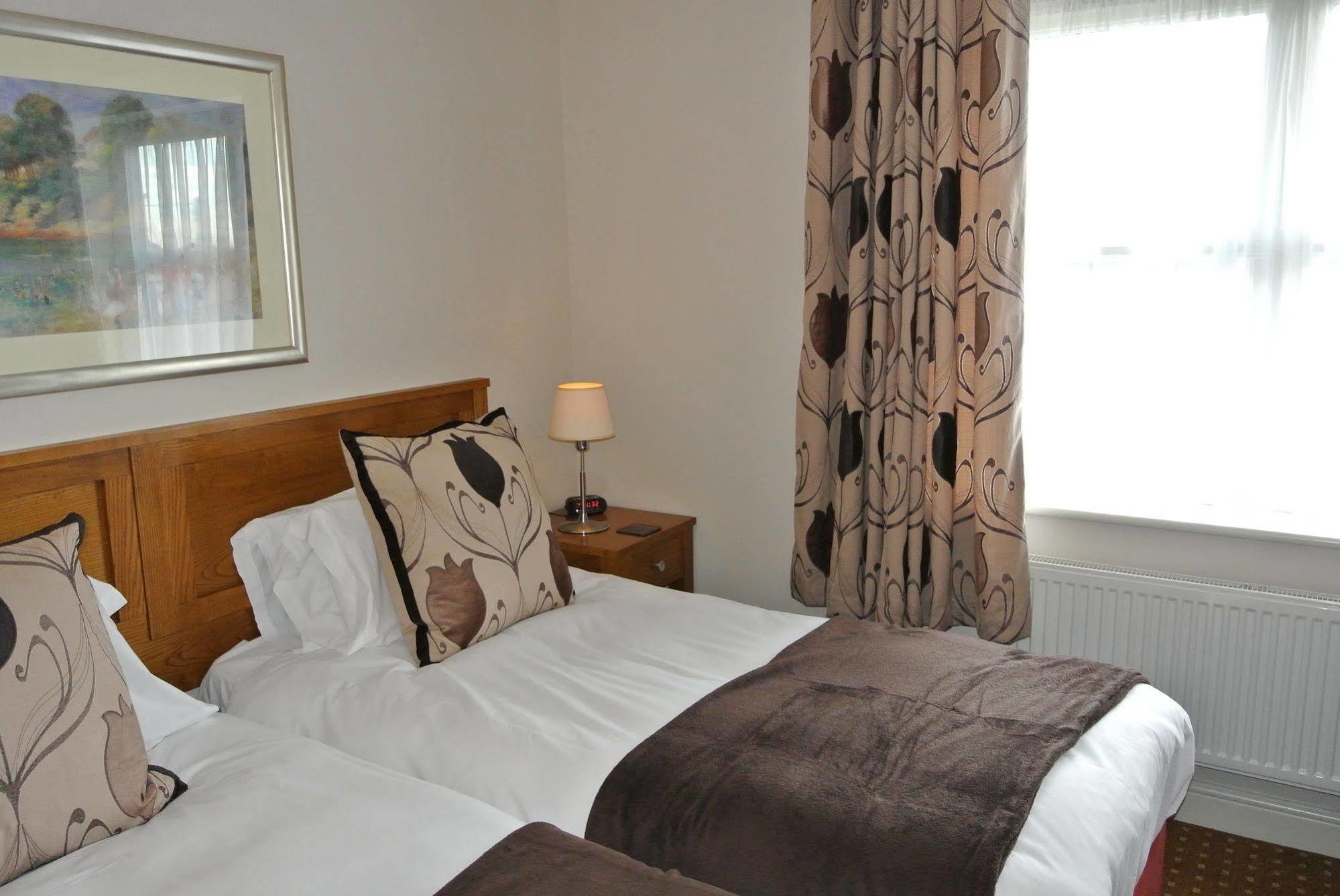 Windmill & Turnpike Guest house York
